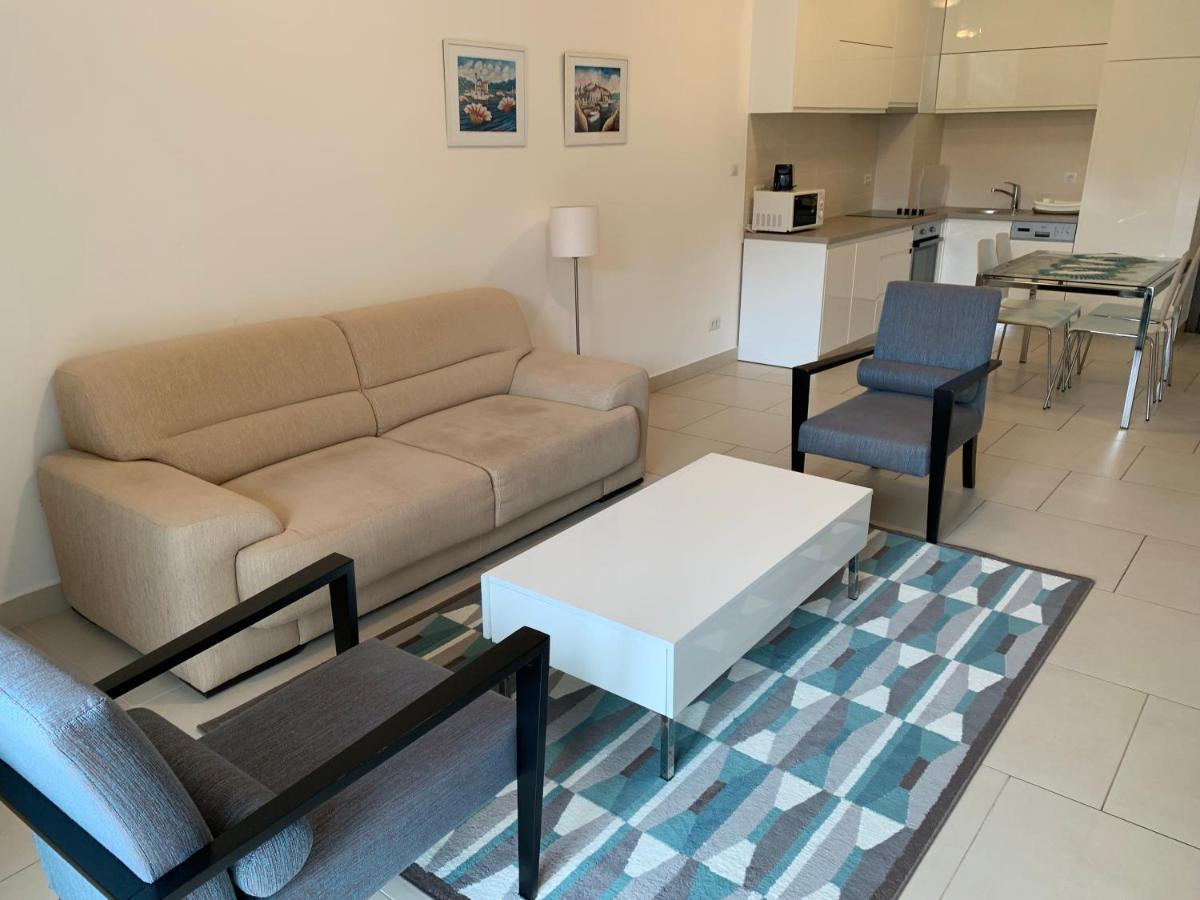 Lavender Bay B23 *